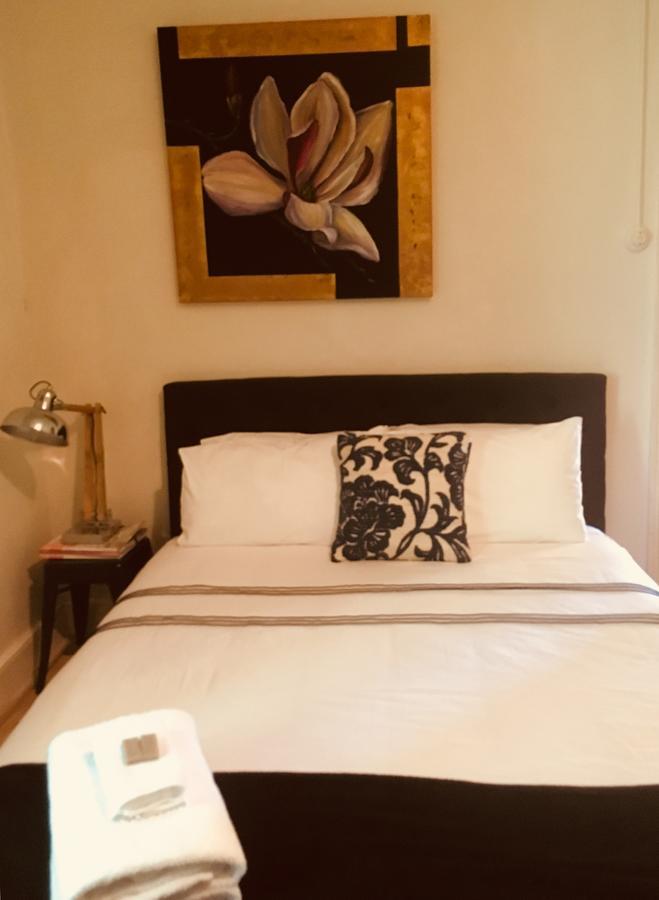 The Alexandra Hotel Bagian luar foto
