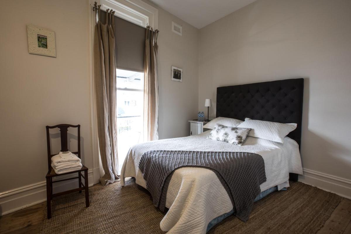 The Alexandra Hotel Bagian luar foto